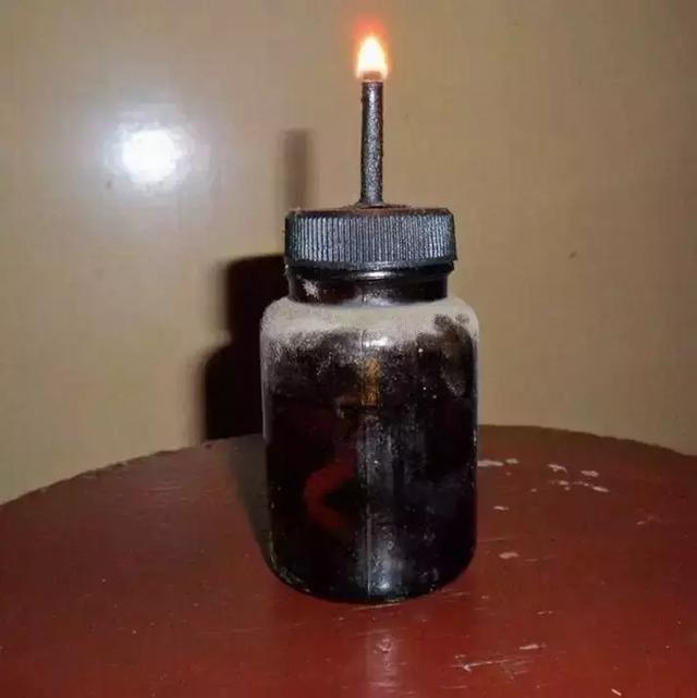 煤油灯下的童年
